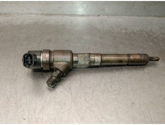 Recambio de inyector para fiat punto (evo) (199) 1.3 16v jtd cat referencia OEM IAM 0445110351 