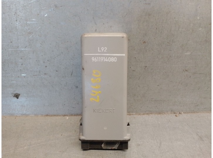 Recambio de centralita cierre para citroën zx 1.8 referencia OEM IAM 9611914080 