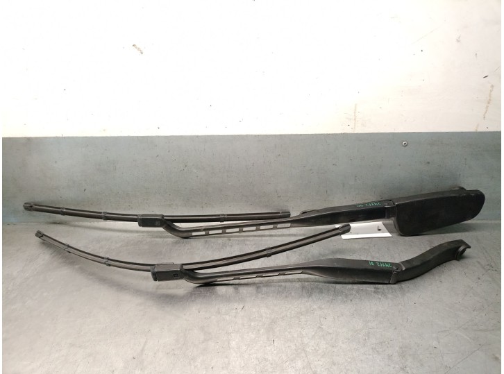 Recambio de brazo limpia delantero derecho para mercedes-benz gle (w166) 250 d 4-matic (166.004) referencia OEM IAM A1668200944 