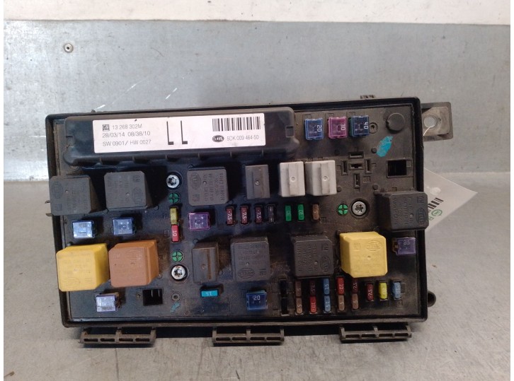 Recambio de caja reles / fusibles para opel zafira b 1.7 16v cdti referencia OEM IAM 13268302 5DK00946450