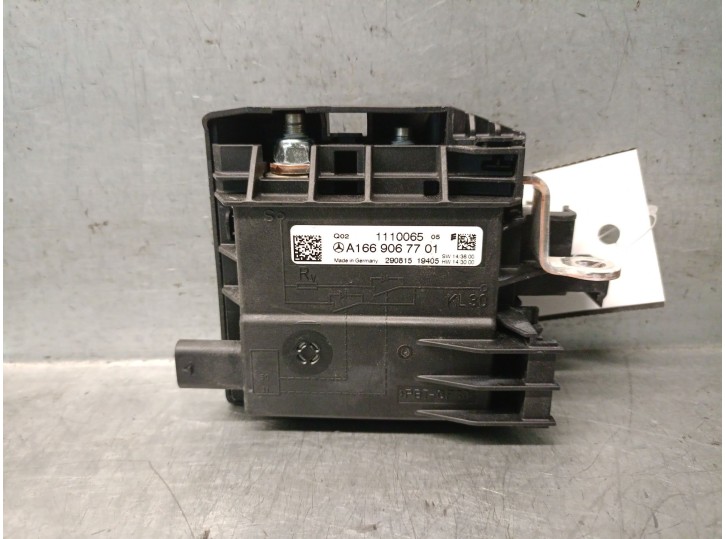 Recambio de caja reles / fusibles para mercedes-benz gle (w166) 250 d 4-matic (166.004) referencia OEM IAM A1669067701 