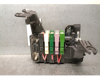 Recambio de caja reles / fusibles para mercedes-benz gle (w166) 250 d 4-matic (166.004) referencia OEM IAM A1665403612 33135116