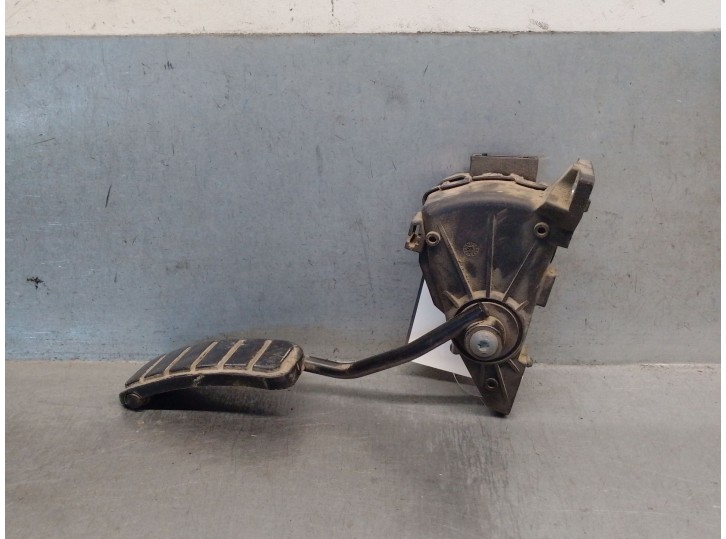 Recambio de potenciometro pedal para opel movano a furgoneta (x70) 2.5 dti (fd) referencia OEM IAM 7700314525 4403516 