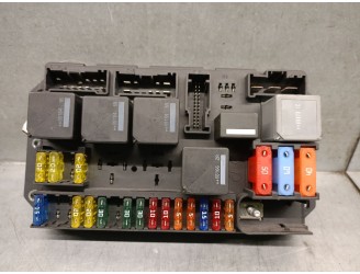 Recambio de caja reles / fusibles para land rover range rover iii (l322) 3.6 d 4x4 referencia OEM IAM YQE500370 518879002 