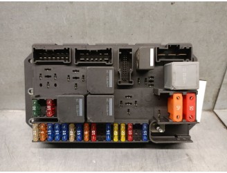 Recambio de caja reles / fusibles para land rover range rover iii (l322) 3.6 d 4x4 referencia OEM IAM YQE500390 518880000 