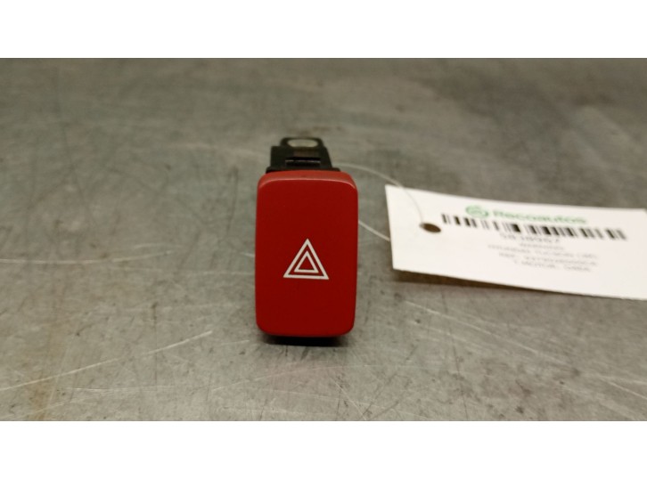 Replacement hazard warning switch for Hyundai Tucson (JM) 2.0 CRDi CAT OEM IAM reference 937902E000CA 937902E000CA 