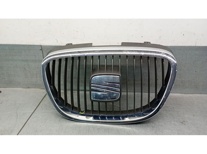 Recambio de rejilla delantera para seat leon (1p1) 1.9 tdi referencia OEM IAM 5P0853651A 5P0853651A 