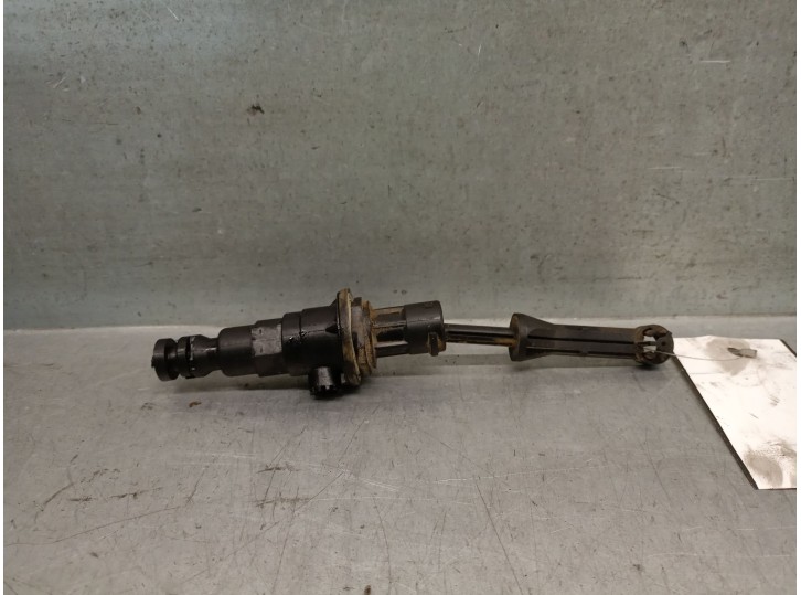 Recambio de bomba embrague para opel movano a furgoneta (x70) 2.5 dti (fd) referencia OEM IAM 8200459155 4416070 