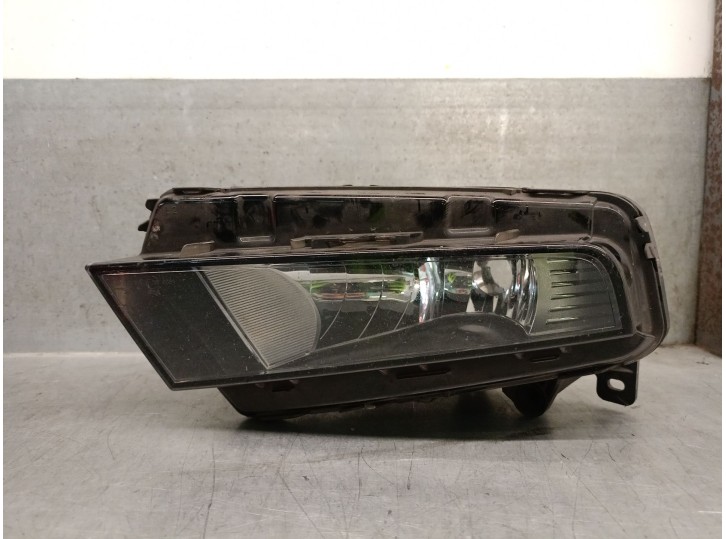 Recambio de faro antiniebla izquierdo para seat leon st (5f8) 1.5 tgi referencia OEM IAM 575941701A 575941701A 1ND01259801