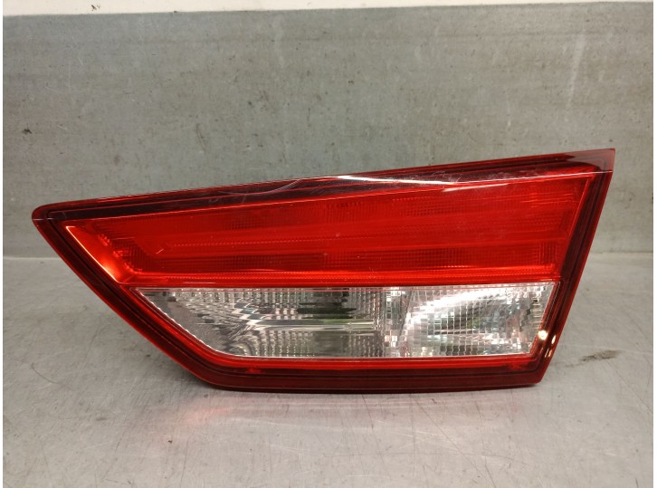 Replacement right tailgate rear light for Seat Leon ST (5F8) 1.5 TGI OEM IAM reference 5F9945094D 5F9945094D 90047633