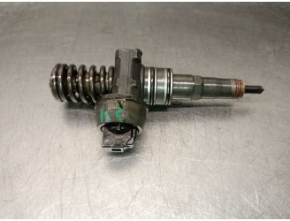 Replacement injector for Seat Ibiza IV (6J1, 6J5) 1.9 TDI OEM IAM reference 038130073BN 038130073BN 