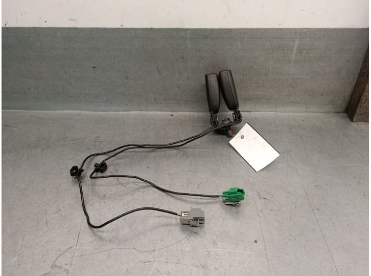 Recambio de enganche cinturon trasero derecho para volvo v50 familiar 2.4i kinetic referencia OEM IAM 30780608 30780608 