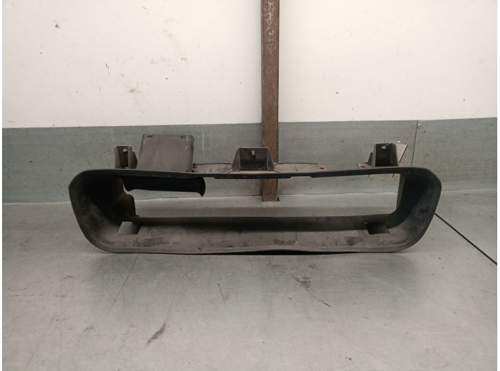 Replacement front radiator grille for Volvo V50 Estate 2.4i Kinetic OEM IAM reference 08620121 8620121 