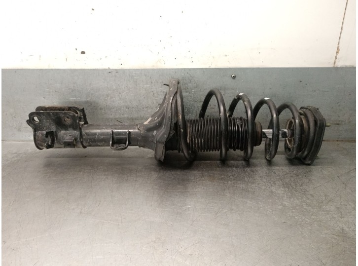 Replacement front right shock absorber for Hyundai Tucson (JM) 2.0 CRDi cat OEM IAM reference 546612E500 546612E500 