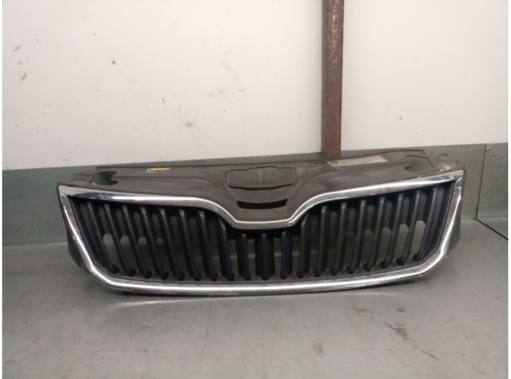 Recambio de rejilla delantera para skoda rapid (nh3, nk3, nk6) 1.2 tsi referencia OEM IAM 5JA853668 5JA8536689B9 