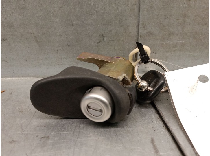 Recambio de maneta exterior porton para toyota yaris (ncp1/nlp1/scp1) 1.0 cat referencia OEM IAM 6909052010 6909052010 