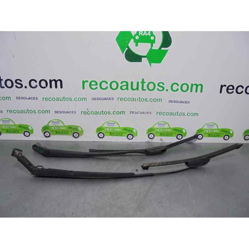 Recambio de brazo limpia delantero derecho para toyota yaris 1.4 turbodiesel cat referencia OEM IAM   