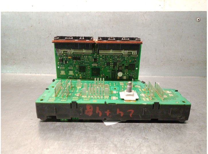 Recambio de caja reles / fusibles para jeep compass 2.0 crd cat referencia OEM IAM 943G5K2L1X 