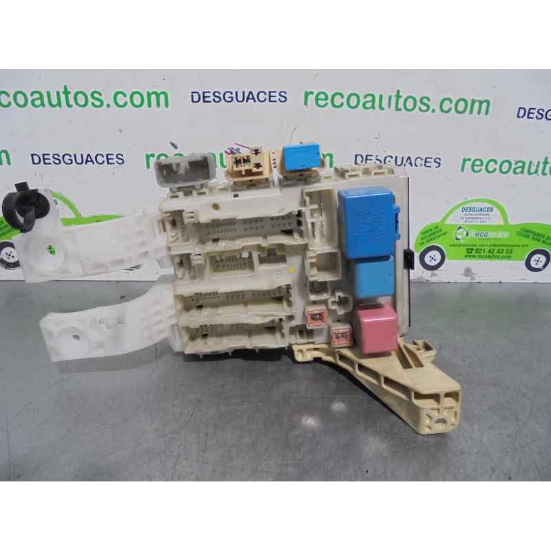 Recambio de caja reles / fusibles para toyota yaris 1.4 turbodiesel cat referencia OEM IAM 827300D290  