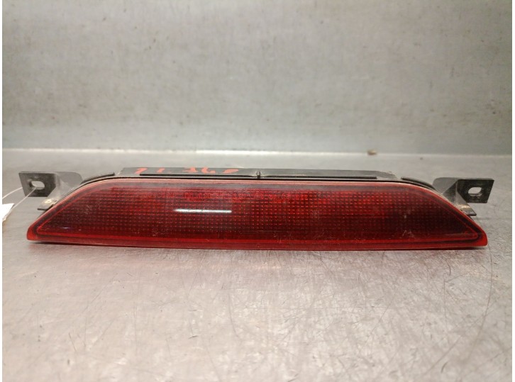 Recambio de luz central de freno para jeep compass 2.0 crd cat referencia OEM IAM 0530375AD 5303754AB 983283