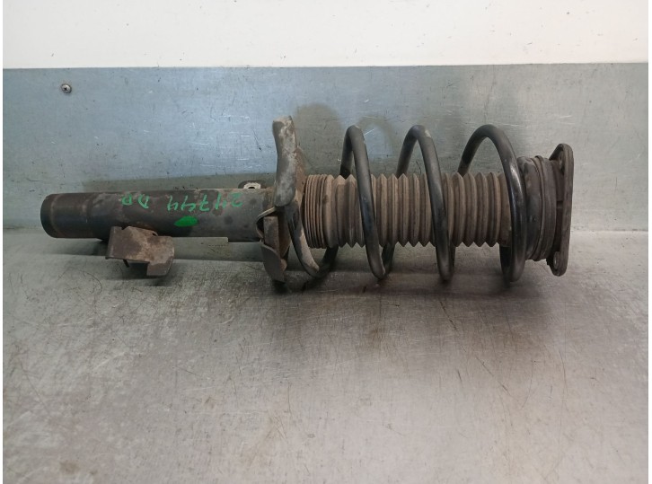 Replacement front right shock absorber for Volvo V50 Estate 2.4i Kinetic OEM IAM reference 31277589 31277589 