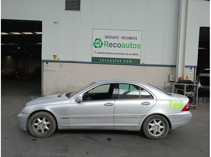 mercedes-benz clase c (w203) berlina del año 2000