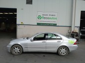mercedes-benz clase c (w203) berlina del año 2000