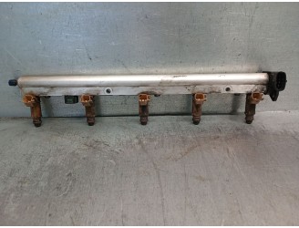 Recambio de rampa inyectora para volvo v50 familiar 2.4i kinetic referencia OEM IAM 31355799 31355799 