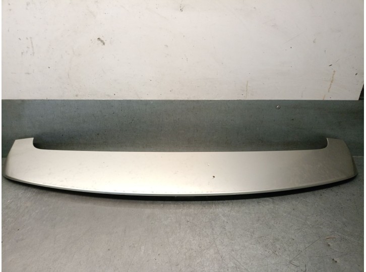 Recambio de aleron trasero para toyota auris (_e15_) 2.0 d-4d (ade150_) referencia OEM IAM 7608502070 7687102906 