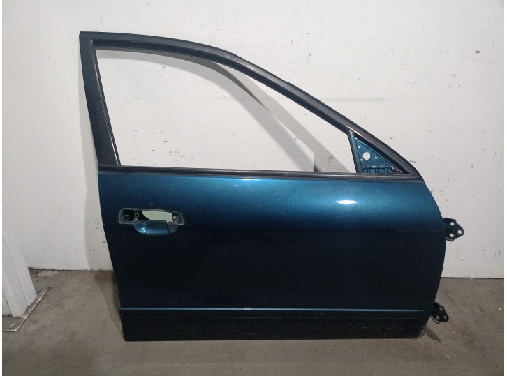 Replacement right front door for Mitsubishi Galant Saloon (EA0) 2.4 GDi CAT OEM IAM reference MR273244 MR273244