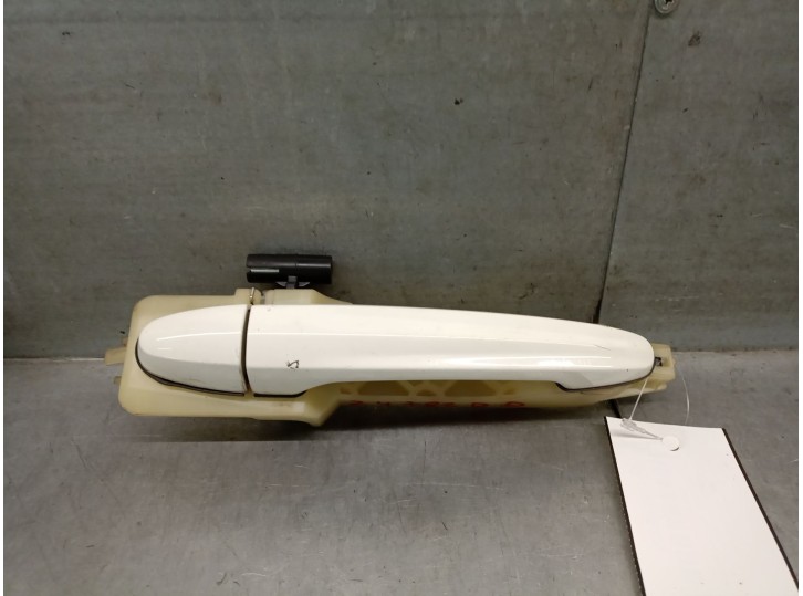 Recambio de maneta exterior delantera derecha para ssangyong korando (ck) 2.0 e-xdi referencia OEM IAM 7245034102WAA 7245034102W