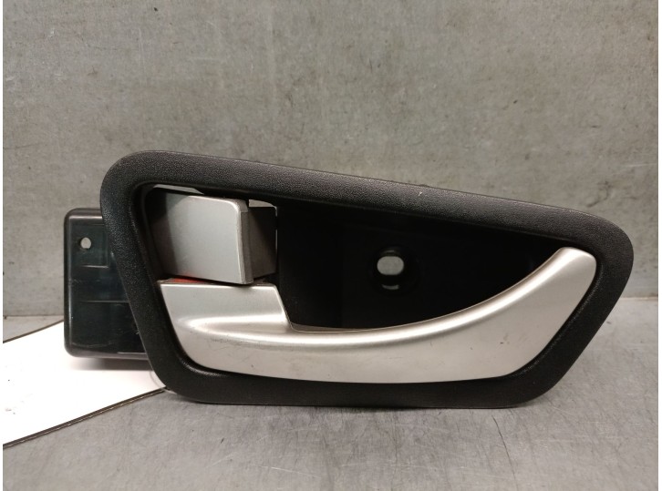 Recambio de maneta interior delantera izquierda para ssangyong korando (ck) 2.0 e-xdi referencia OEM IAM 7241034012LBA 724103401