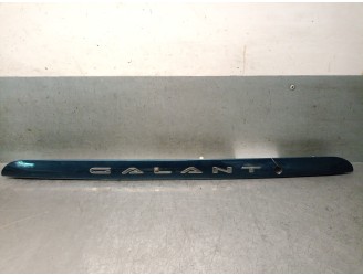 Replacement rear moldings for Mitsubishi Galant Sedan (EA0) 2.4 GDI CAT OEM IAM reference MR221496 MR298868 