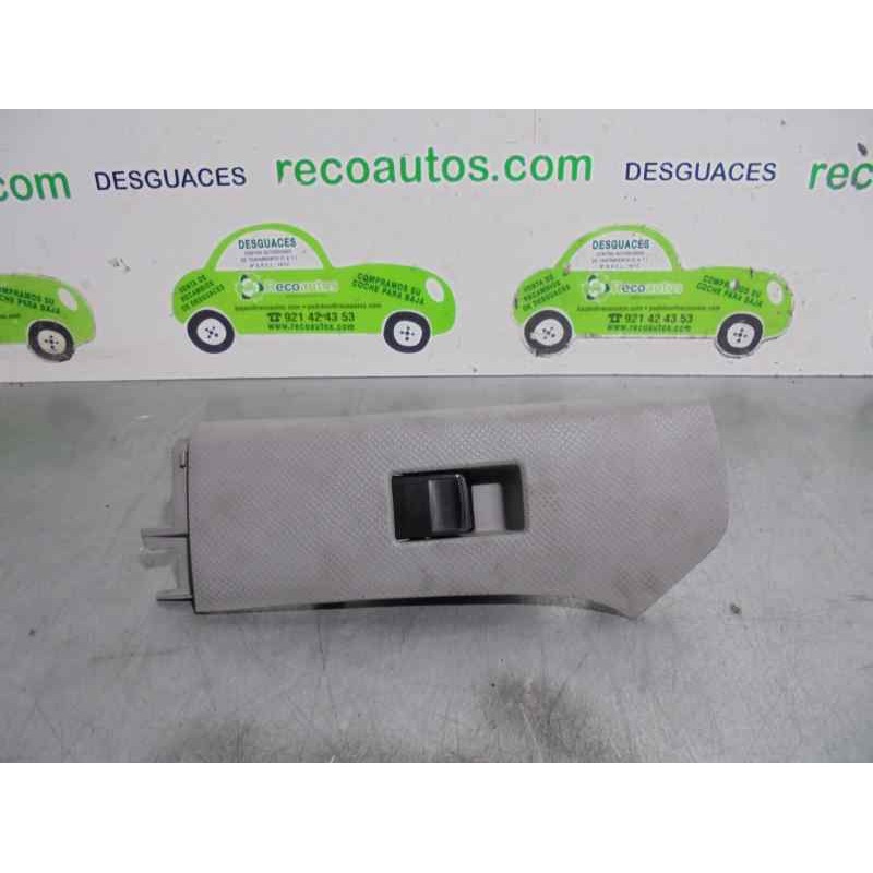 Recambio de mando elevalunas delantero derecho para toyota yaris 1.4 turbodiesel cat referencia OEM IAM 742310D090  