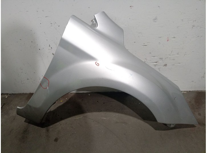 Recambio de aleta delantera derecha para ford focus turnier (cb4) 1.6 tdci referencia OEM IAM 1521596 1521596