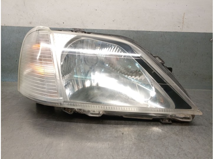 Recambio de faro derecho para dacia logan 1.4 cat referencia OEM IAM 8200211006 6001546789 