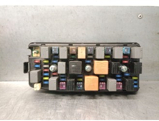 Recambio de caja reles / fusibles para chevrolet captiva (c100, c140) 2.0 d 4wd referencia OEM IAM 95037413 