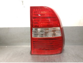 Recambio de piloto trasero derecho para kia sportage 2.0 crdi referencia OEM IAM 924021F011 924021F011 