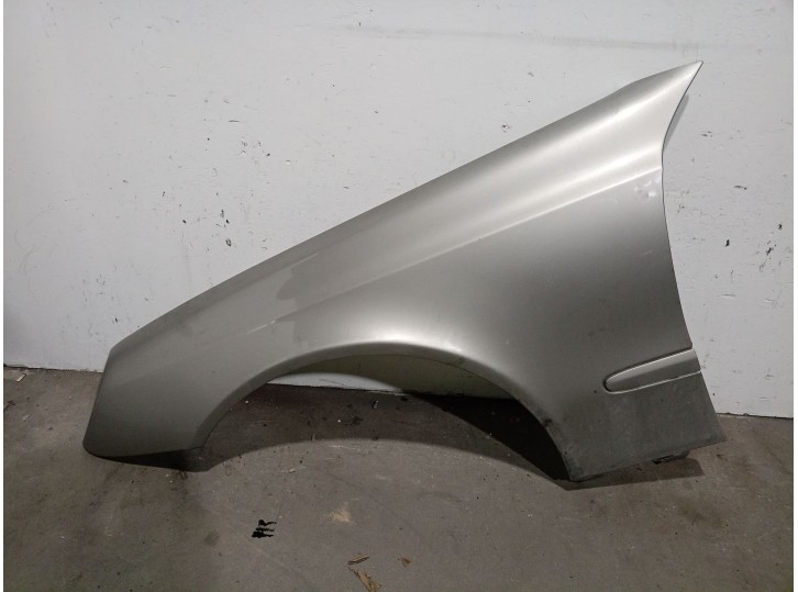 Recambio de aleta delantera izquierda para mercedes-benz clase e (w211) e 220 cdi (211.008) referencia OEM IAM A2118800718 A211