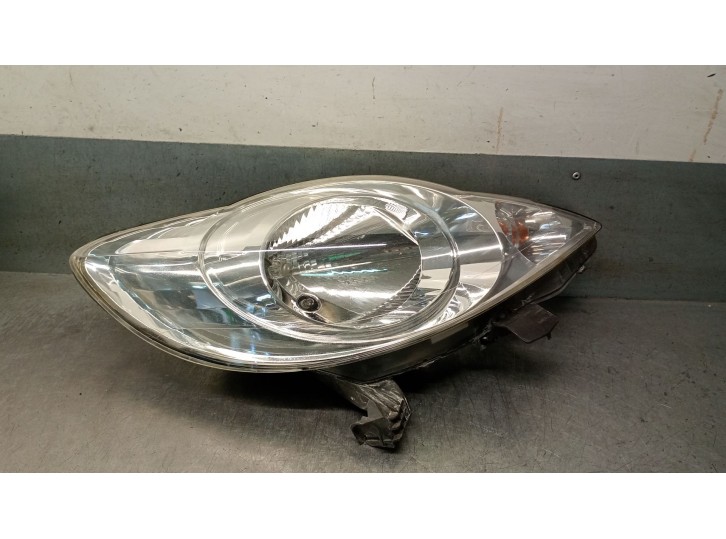 Recambio de faro derecho para peugeot 107 1.0 cat (384f) referencia OEM IAM 811100H030 620674 89033104