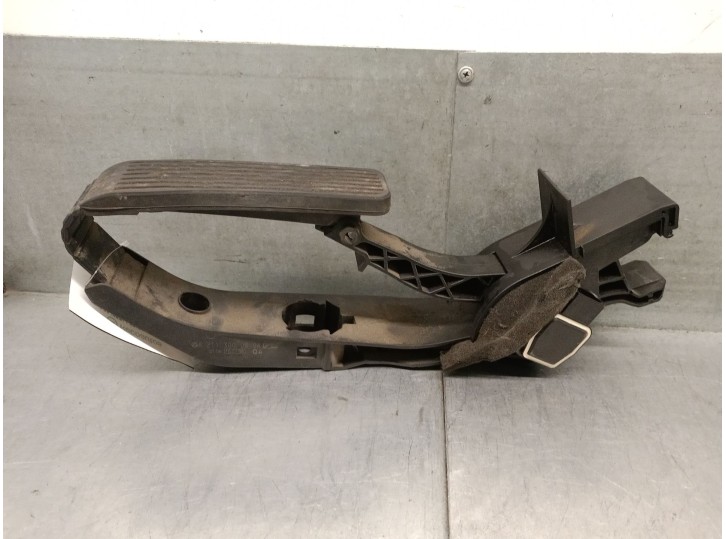 Recambio de potenciometro pedal para mercedes-benz clase e (w211) e 220 cdi (211.008) referencia OEM IAM A2113000804 A2113000804
