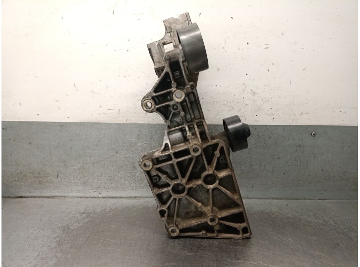 Recambio de soporte alternador para dodge caliber 2.0 crd referencia OEM IAM 03G903143E 68000635AA 