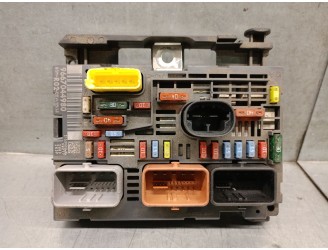 Recambio de caja reles / fusibles para peugeot 5008 (0u_, 0e_) 2.0 hdi 150 / bluehdi 150 referencia OEM IAM 9667044980 966704498