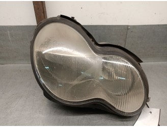 Recambio de faro derecho para mercedes-benz clase c (w203) berlina 2.2 cdi cat referencia OEM IAM A2038200261 A2038200261 030116