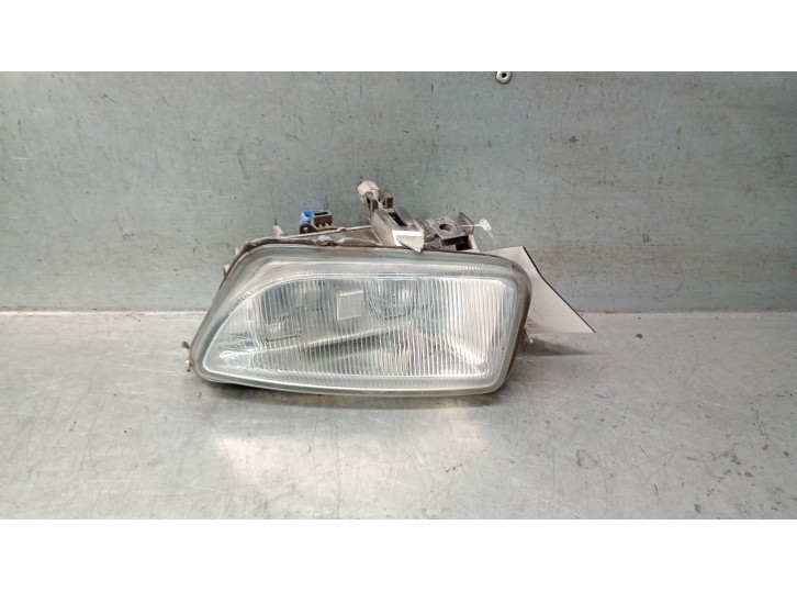 Recambio de faro antiniebla izquierdo para citroën saxo (s0, s1) 1.5 d referencia OEM IAM 67720239 6204N6 