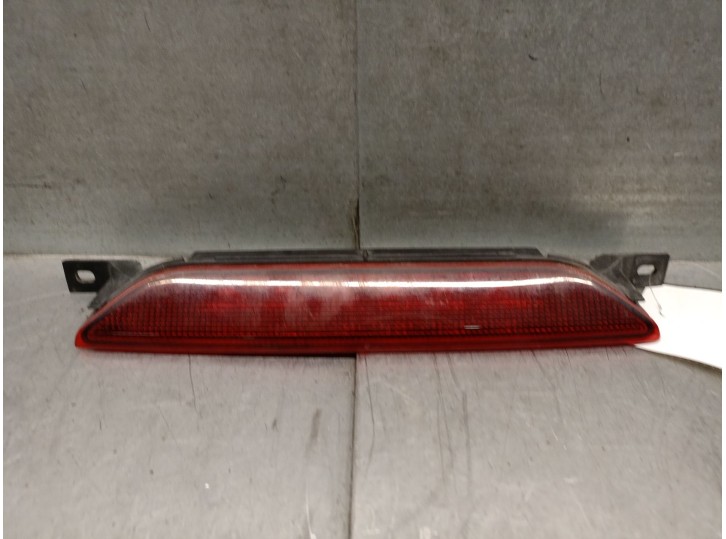 Recambio de luz central de freno para dodge caliber 2.0 crd referencia OEM IAM 5303754AD 5303754AD 