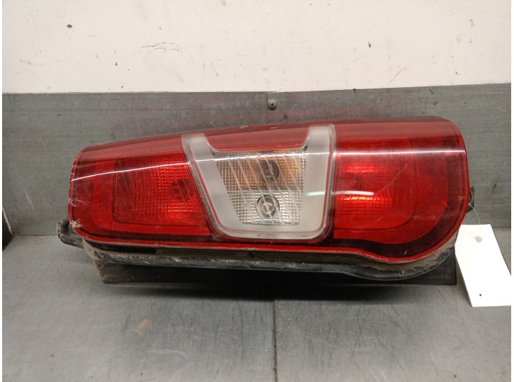 Recambio de piloto trasero derecho para opel combo furgoneta/monovolumen (k9) 1.5 d referencia OEM IAM 9820554880 YH01 