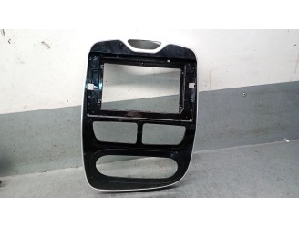 Replacement of front moldings for Chrysler Stratus Cabrio (JX) 2.5 CAT OEM IAM reference 681040274R 681040274R 