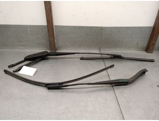 Recambio de brazo limpia delantero derecho para mercedes-benz clase m (w164) ml 320 cdi 4-matic (164.122) referencia OEM IAM A16