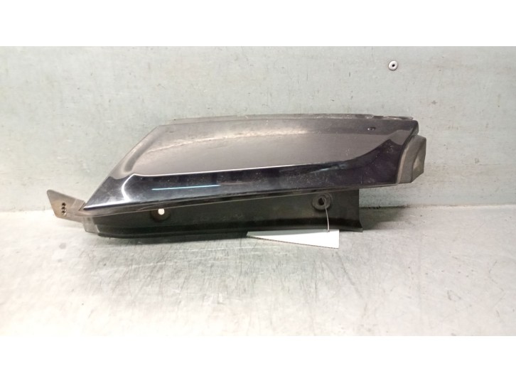 Recambio de molduras traseras para renault clio iv grandtour (kh_) 1.5 dci 90 (khn3, khn4) referencia OEM IAM 960335491R 9603354